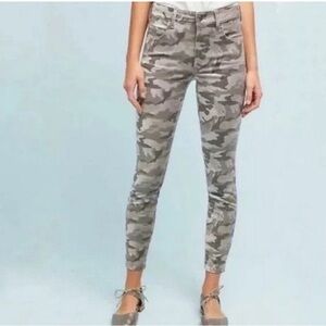 Pilcro Jeans camo size 28